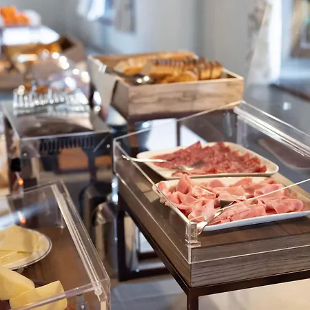 Hotel Borgo Di Celle 4*